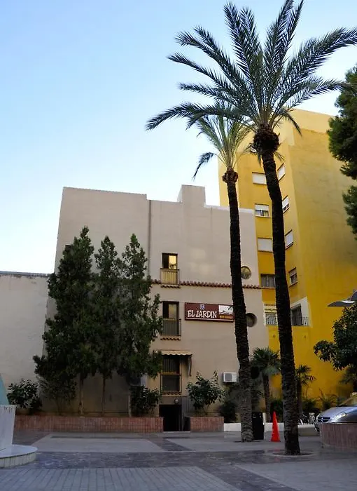 Hostal El Jardín-1